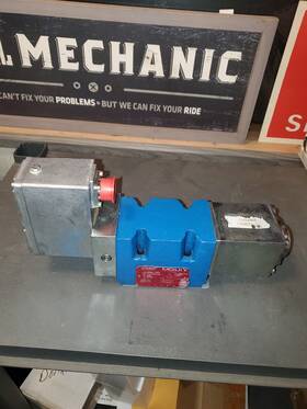 D634-1003 Moog Used Direct Drive Proportional Valve See Description