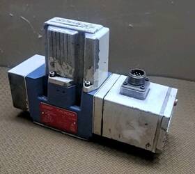 P80habf5nsx4-0 Moog D661-4013 Servo Jet Type 24vdc S/n D209 Used