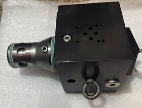 Xlb10173e001-01-f Moog Xeb15027-000-21-a / 05607313. Looks New Selling As Used