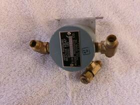 12530s3zk Moore Products High Pressure Selector Relay Model 58s #1