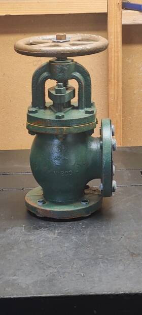 45730 Nibco 2 1/2-inch Angle Globe Valve Class 150 Ductile Iron Bronze Trim