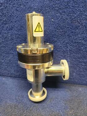 0190-22670 Nor-cal Pfeiffer Pneumatic Angle Valve