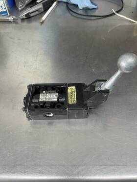 K41da00 Norgren 3 Position Pneumatic Valve With Kl1 Operating Handle Used Usa