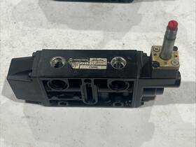 K78da00 Norgren Pneumatic Valve 150psig Used Free Shipping