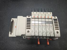 020bb500g000061 Numatics Smc Vqc1101n-5 Solenoid Valve Manifold Assembly 6 Station With Connectors