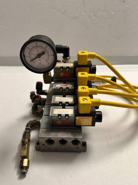 031sa440e Numatics 031s440e Manifold With 4 /1e 24 Volt Solenoids