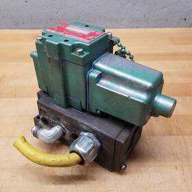 12sad415ka Numatics Solenoid Valve 120v .17amp 150psi - Used