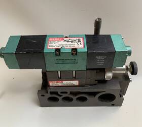 152ss600k000030 Numatics Solenoid Valve With Regulator And Manifold