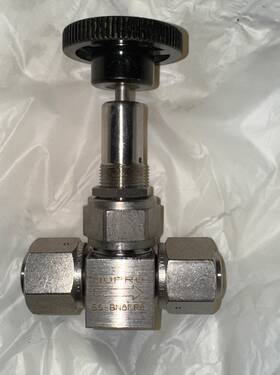 Ss-bn8fr8-du Nupro 1/2 Inch Fvcr With Turn Valve Used