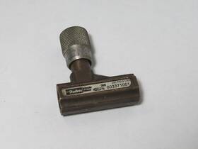 003371001 Parker Flow Control Valve 1/4 Inch Npt 250 Psi Used