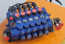 100488064 Parker Pulsar Hydraulic Modular Stackable 5 Valve Stack 2-way Manual Solenoid