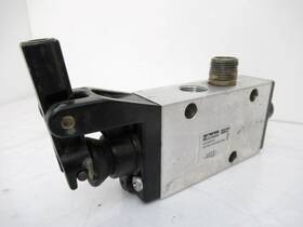 2position-lever Parker 422cs021w Control Valve 3/8in 150psi Max 5 Way