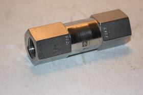 6f-c6l-1-ss Parker 3/8 Fnpt 316ss Instrumentation Check Valve 1 Psi Crack
