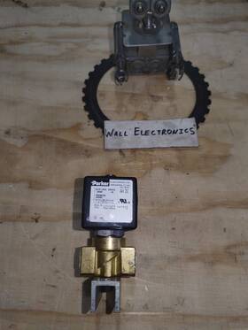 7121kbn2nv00 Parker Solenoid Valve Used