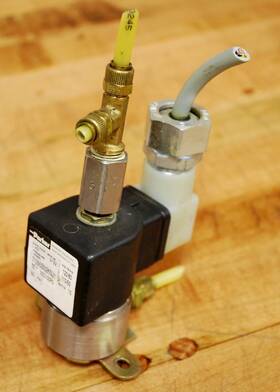 71295sn2knj1 Parker Solenoid Pneumatic Valve - Used