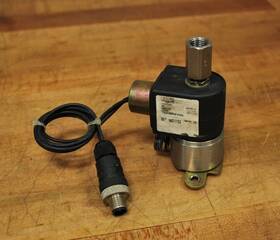 7221gbn4vn00 Parker Solenoid Valve - Used