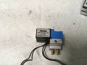 990-000305-006 Parker Lot Of 2 Srs Manifold Solenoid Valve