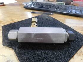 Ht-511826 Parker A3121-01 Model Check Valve. With Ht506352