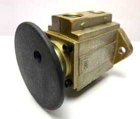 C337m1 Parker Pushbutton Valve