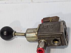 C537 Parker 3-way 2-position Hand-operated Valve Manual - Free Shipping