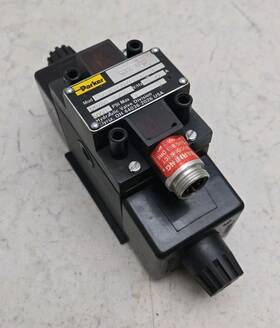 D3w8cnycf56-14 Parker D3w8cnycf56 Directional Control Valve 5000 Psi 120/60-110/50v