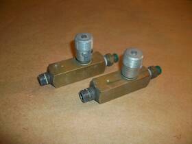 F400b-11jk Parker 2pc Brass Hydraulic Flow Control Valve 2000 Psi 5 Gpm - Used