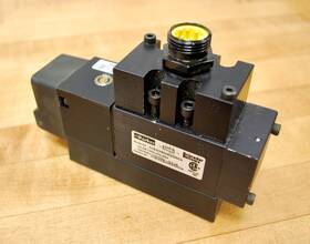 H1ewxbg353000ca Parker Pneumatic Valve 150psi - Used
