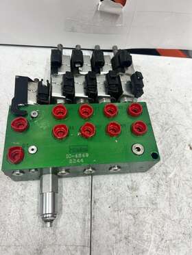 9p001775 Parker Industrial Hydraulic Ic-4849 Manifold Block With Cap012h Coils 2249 44530