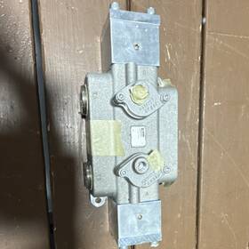 L69481211 Parker Hydraulic Valve Manifold Max Pressure 2000 Psi