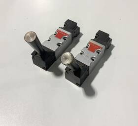 M204-248-21 Parker 2 Qty Schrader Bellows M200 Series Inline Valve Lever Operated