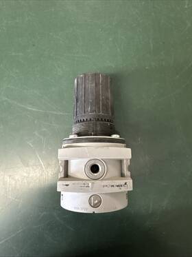 P3yra98bnen Parker Pneumatic Pressure Regulator 1 Inch Npt X 2 1/4 Female