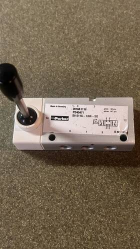 2818a1110 Parker Pd45471 Pneumatic Air - Two-action Directional Control Valve #2818a1110