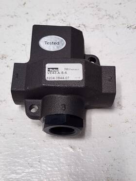 Ve43-a-s-5 Parker Pneumatic Valve Model Number # Ve43as5 Tested