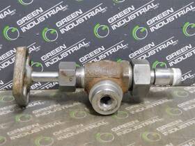 330j Penberthy Used Offset Pattern Gaugecock 1/2 Inch Fnpt Vent 3/4 Mnpt 4000 Psi