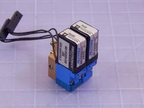 990-000305-006 Pneutronics 990-000300-017 Lot Of 2 Pneumatic Valves T97041