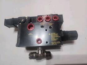 660-u Posi-flate Control Block Seat Pressure Regulator Valve Pneumatic - Black