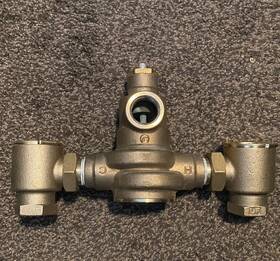 Lfmm433-3 Powers / Mixing Valve Npt 1 1/4 Inch X Used