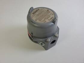 Quartz Qn2jb0snm Limit Switch Qn2jb02snm Flange Ball Valve