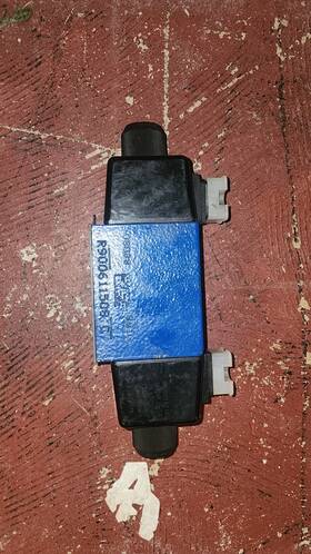 R900592338 Rexroth 4we10j33/cw11on9k4 Hydraulic Directional Control Valve