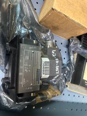 4ws2em14510b2et315z8bm Rexroth 4ws2em1-45/10b2et315z8bm Used Servo Valve