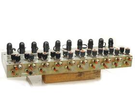 Aga-2347-0-d Rexroth Bosch Station Manifold For 10 Hydraulic Valves M-3se6