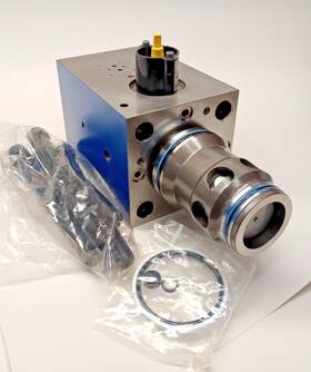 Lfa50ehwma2-71 Rexroth R901035827 Used Cover Manifold Valve Lfa50ehwma2-71/ca40dq6g24f20