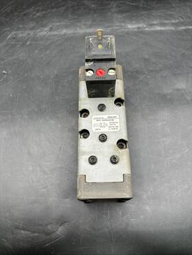 R432032196 Rexroth R978918927 Directional Valve See Pics