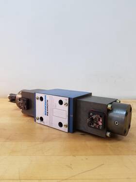 W64-13 Rexroth W64-13/24z4/m Mannesmann 4wre 10 Proportional Directional Valve - Used
