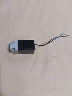 Wu35-0-a Rexroth Wu35-o-a Valve Solenoid Coil 46va 120v 60hz Missing Button