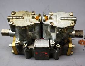 L655-39-102 Schrader Bellows Valvair Solenoid Valve - Used