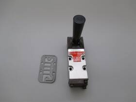 M21124104 Schrader Bellows