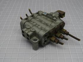 T189043 Showa Sg606 Pump Disstributor