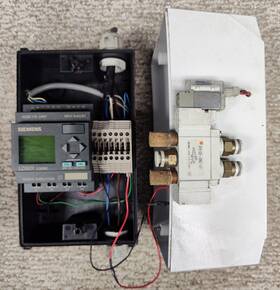 Logo-230rc Siemens Seimens Logo 230rc With Elecro Pneumatic Valve In Enclosure