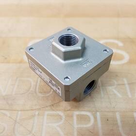 Aq2000-f02 Smc Aq Quick Exhust 1/4 Inch Npt - Used